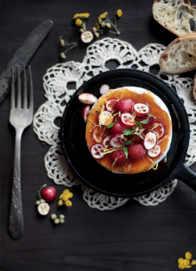 Brie fondant à la confiture d&rsquo;églantier