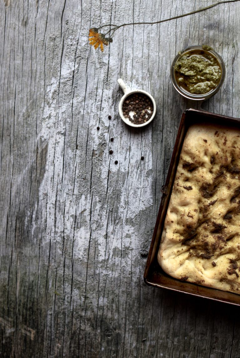 Focaccia et pesto printanier