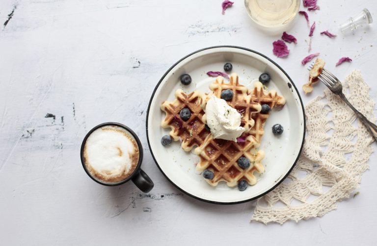 Gaufre au mélilot et sirop de pivoine